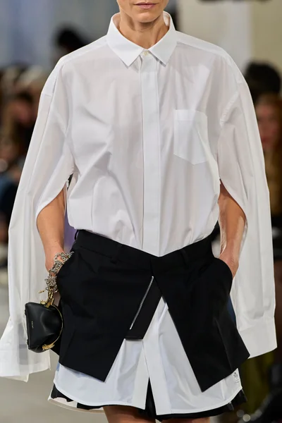 Look 16